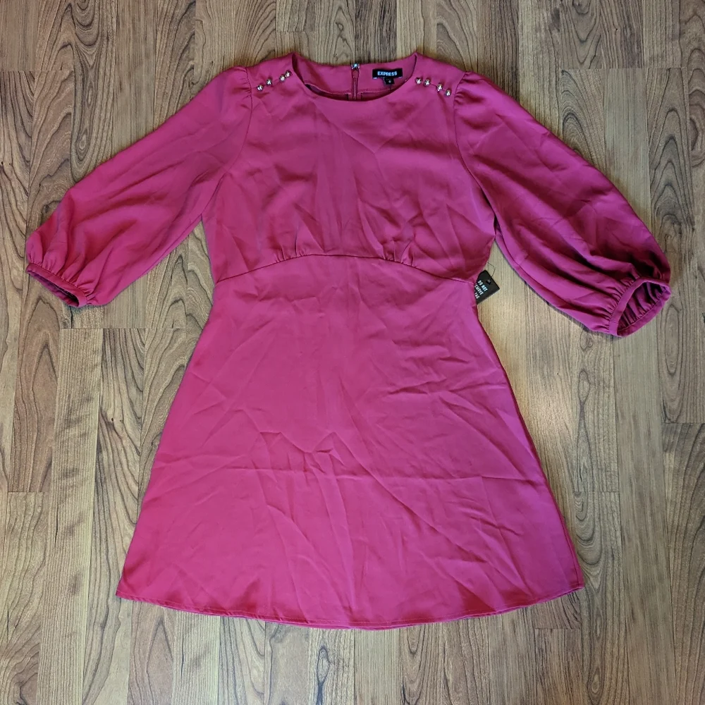 Express 3/4 Sleeve Button Detail Knee Length Dress in Red, Size Medium - Picture 1 of 8